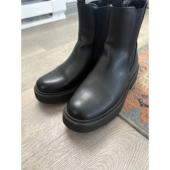 A New Day Black Faux Leather Chelsea Ankle Boots Size 8 Combat Chunky Goth Emo - Picture 3 of 8